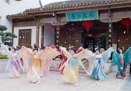 2025年闽越水镇第四届福韵花朝节启幕 邀客共赴共绘春日画卷旅游娱乐概论